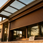 Volet roulant veranda pour isolation thermique et sécurité sur mesure
